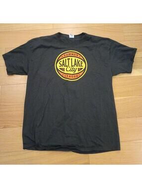 Gildan Men's Black and Orange Tshirt